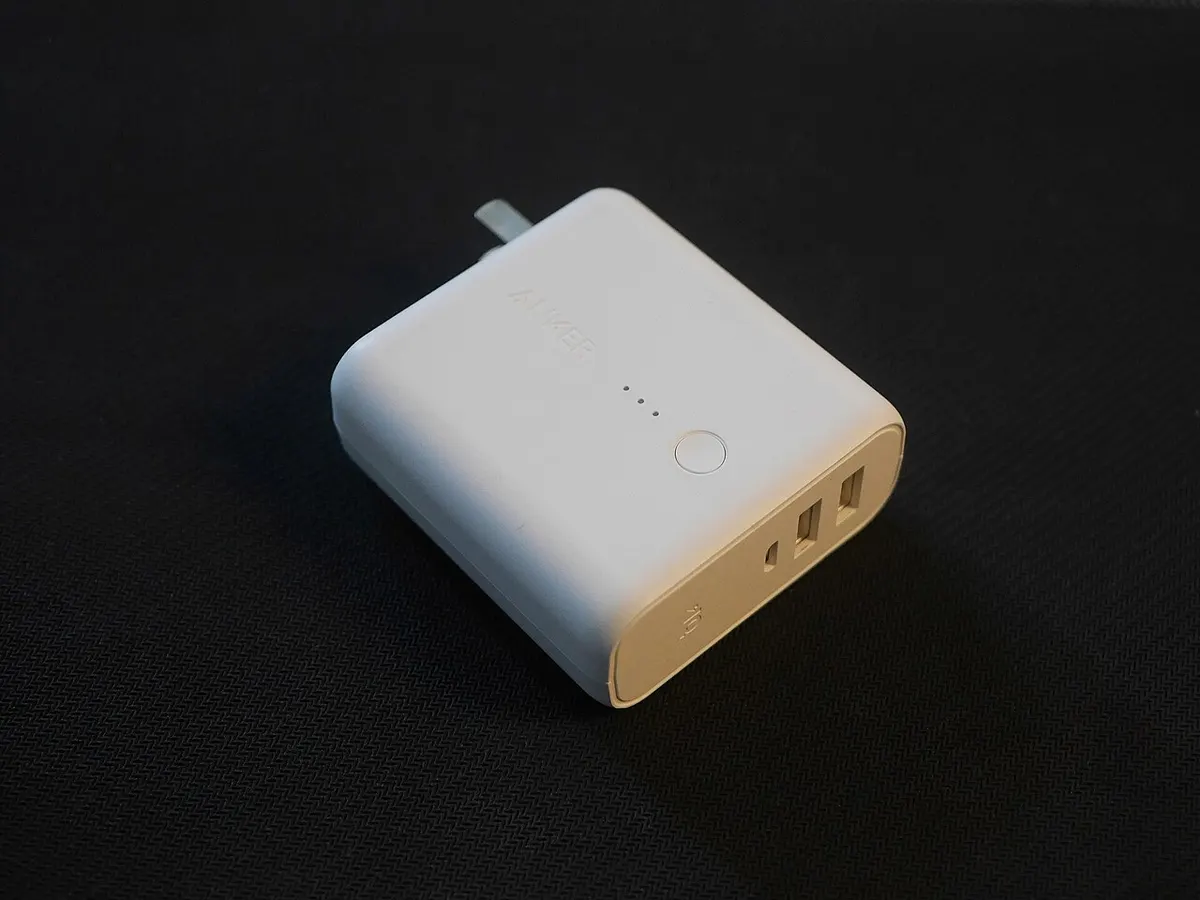 White Anker Fusion charging product